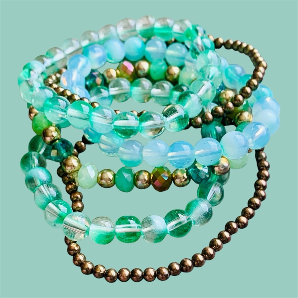 Elegant Green and Gold Beaded Bracelet Set